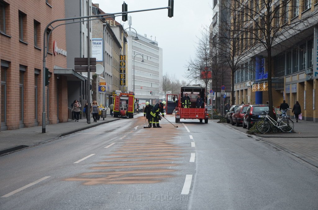 Stadtbus fing Feuer Koeln Muelheim Frankfurterstr Wiener Platz P350.JPG